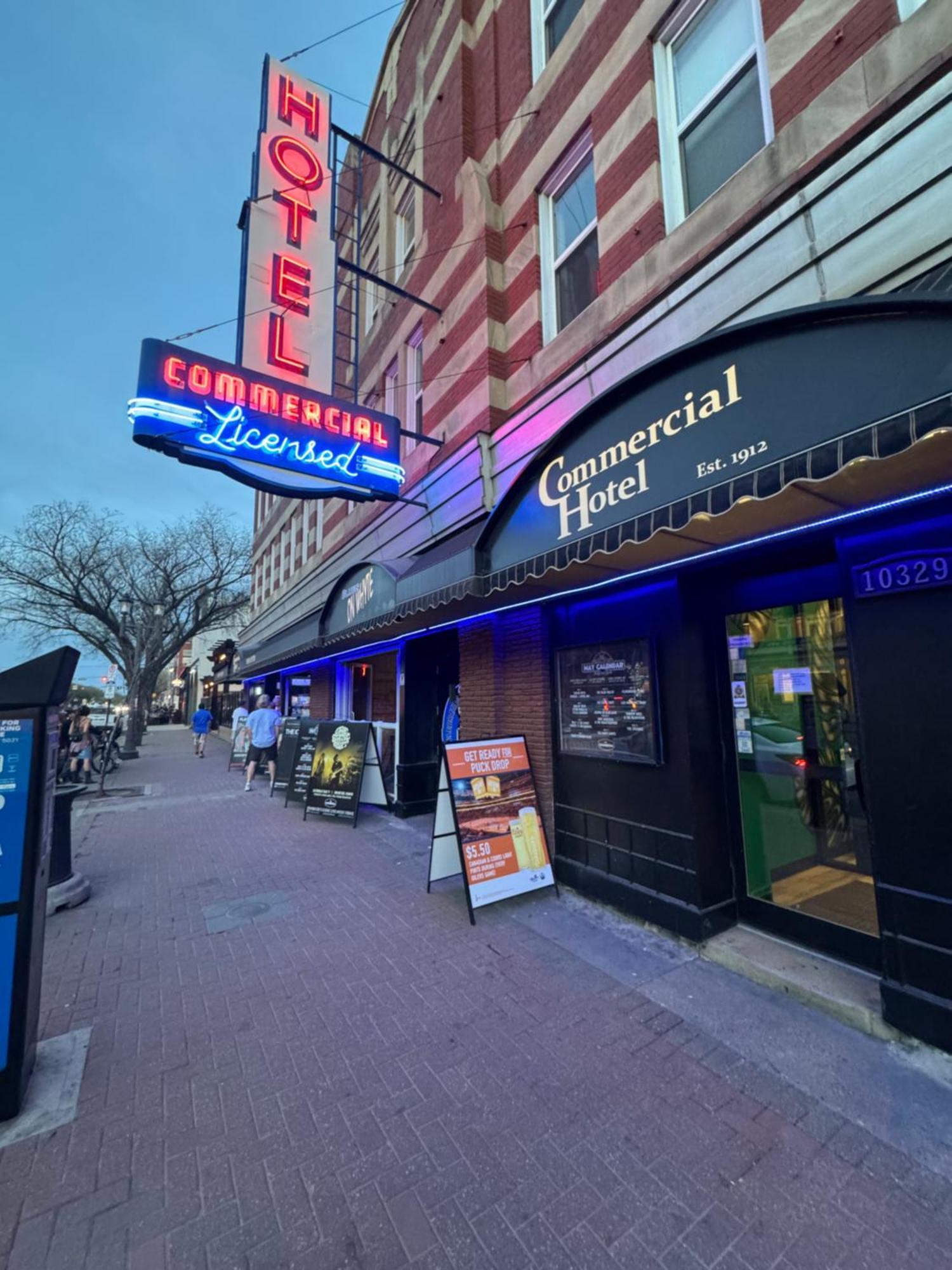 Commercial Hotel Edmonton Exterior foto